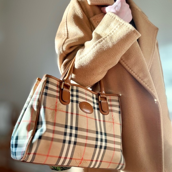 SOLD OUT: FRENCH GIRLS 🥖 Vintage Burberry’s Nova Check - Picture 2 of 9